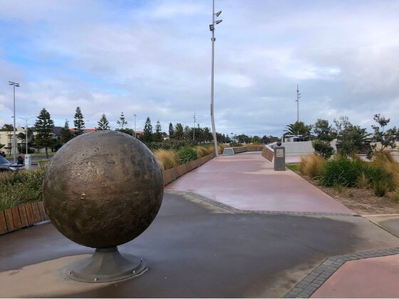 The Melbourne Solar System walk