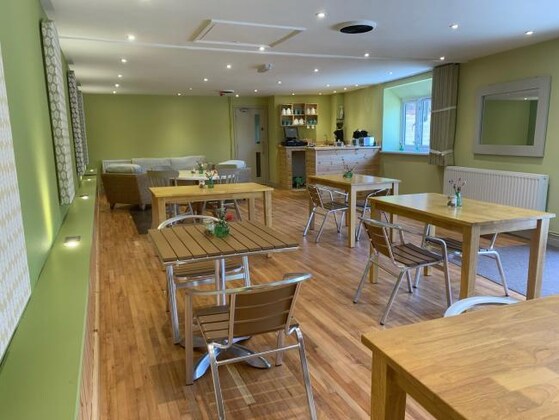 Leisurely cycle to The New Inn Cafe, Halse