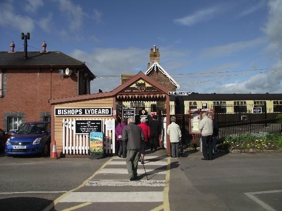 Bishops  Lydeard c16 miles 