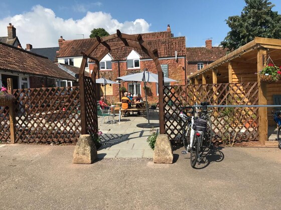 Halse via Milverton 