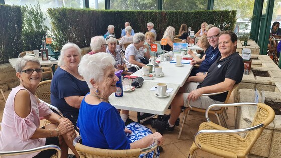 Kingsley 6026 Circle - Kommuniti Café Social